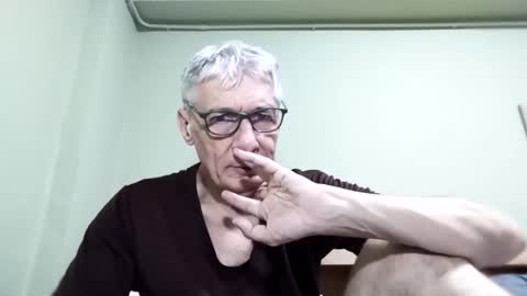 Snapshot of cucaio18 chatting on October 23, 2025, 12:32 am BIG UNCUT HARD COCK online show from October 23, 2025, 12:32 am