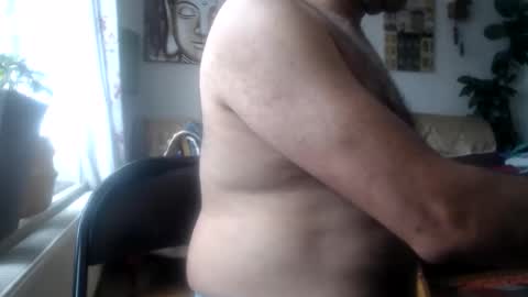 Snapshot of cucumberlad2018 chatting on April 15, 2026, 11:39 am Tips WellCUM - Hot Bi Curious - ask Privates online show from April 15, 2026, 11:39 am