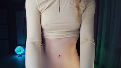 Alexia online show from December 16, 2025, 5:12 am