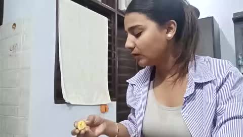 cuddlemuffins online show from April 12, 2026, 1:38 pm