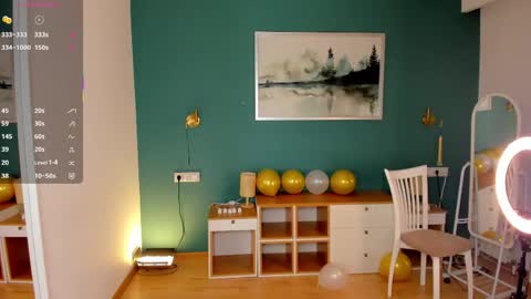 Silvia online show from May 4, 2026, 7:04 am