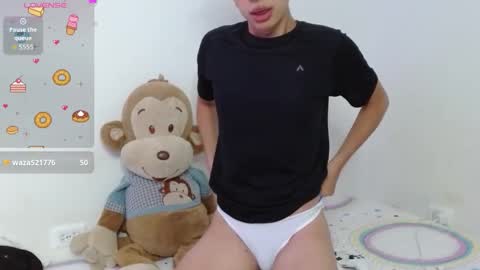 Cuddly online show from November 22, 2025, 4:55 am