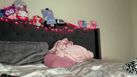 cum2charmxx online show from October 26, 2025, 1:28 pm