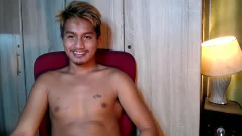 Snapshot of cum_overload chatting on February 25, 2025, 1:20 am cum_overload online show from February 25, 2025, 1:20 am