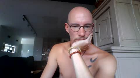 Snapshot of cum_swallow_bi chatting on July 19, 2026, 2:10 pm cum_swallow_bi online show from July 19, 2026, 2:10 pm