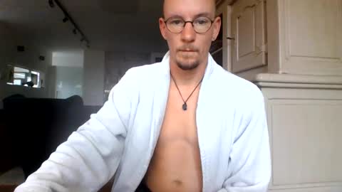 Snapshot of cum_swallow_bi chatting on July 22, 2026, 8:06 am cum_swallow_bi online show from July 22, 2026, 8:06 am