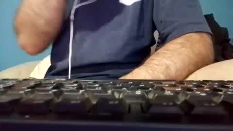 cumbian_chero online show from May 4, 2026, 5:14 am