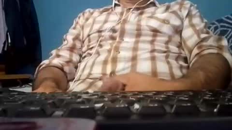 cumbian_chero online show from June 1, 2026, 6:15 am