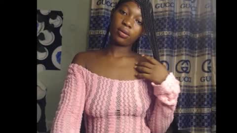 cumebony_petit online show from October 13, 2025, 8:31 pm