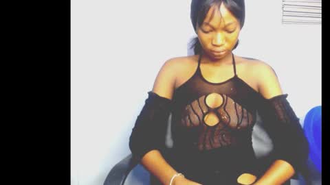 cumebony_petit online show from February 14, 2026, 3:47 am