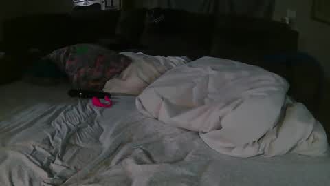 Malcolm and Hannah online show from March 9, 2025, 1:25 am