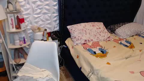 YOSHI online show from December 10, 2024, 7:05 am