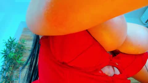 cupcake_izzy online show from February 6, 2026, 6:18 am