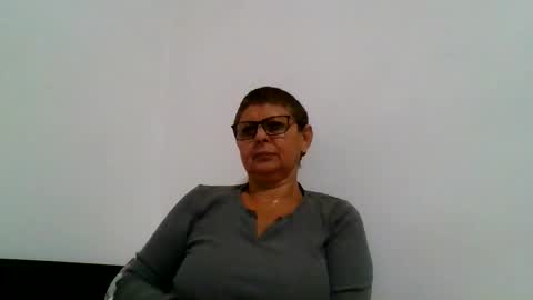 couple online show from October 3, 2025, 3:20 pm