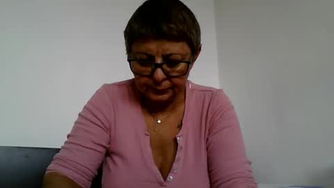 couple online show from October 22, 2025, 9:20 am