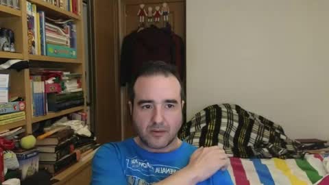 Snapshot of curiosillo1983 chatting on April 19, 2026, 9:52 am curiosillo1983 online show from April 19, 2026, 9:52 am