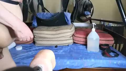 Snapshot of curiousbisex22 chatting on February 7, 2025, 8:55 am Curiousbisex22 online show from February 7, 2025, 8:55 am