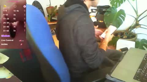 Snapshot of curiousgenie chatting on October 30, 2025, 9:44 am curiousgenie online show from October 30, 2025, 9:44 am