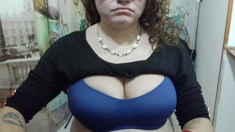 Vannesa online show from May 20, 2026, 4:40 am