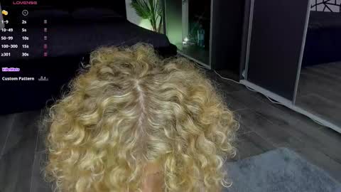 Snapshot of curlyanto chatting on January 16, 2026, 7:34 am Antonia online show from January 16, 2026, 7:34 am