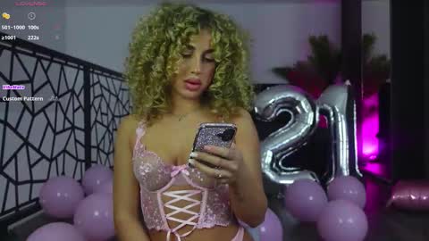 Snapshot of curlyanto chatting on February 15, 2026, 10:47 am Antonia online show from February 15, 2026, 10:47 am