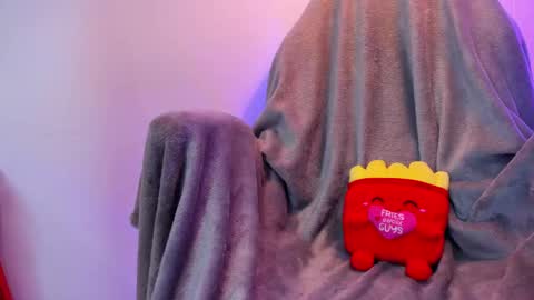 Snapshot of curlyrose_ chatting on February 20, 2025, 11:54 pm Rose online show from February 20, 2025, 11:54 pm