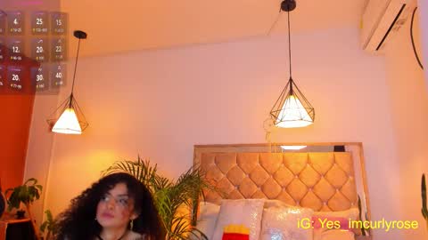 Snapshot of curlyrose_ chatting on October 18, 2025, 9:48 pm Rose online show from October 18, 2025, 9:48 pm