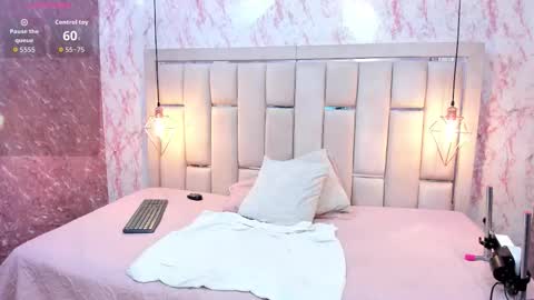 Snapshot of curvy_alyanna chatting on September 12, 2025, 11:43 am Alyanna online show from September 12, 2025, 11:43 am