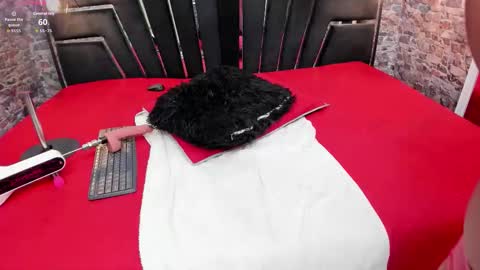 Snapshot of curvy_alyanna chatting on October 13, 2025, 1:11 pm Alyanna online show from October 13, 2025, 1:11 pm