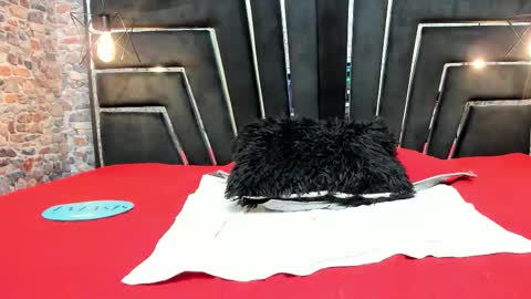 Snapshot of curvy_alyanna chatting on October 18, 2025, 12:06 pm Alyanna online show from October 18, 2025, 12:06 pm