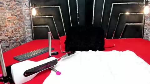 Snapshot of curvy_alyanna chatting on October 23, 2025, 12:26 pm Alyanna online show from October 23, 2025, 12:26 pm