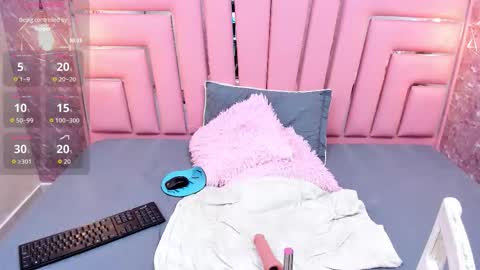 Snapshot of curvy_alyanna chatting on November 4, 2025, 12:15 pm Alyanna online show from November 4, 2025, 12:15 pm