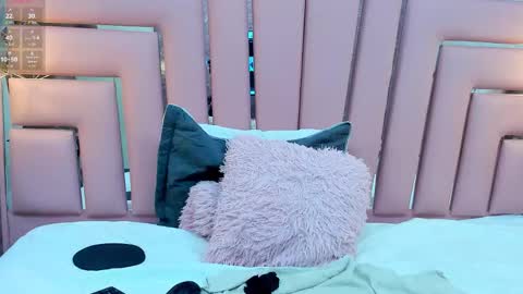 Snapshot of curvy_alyanna chatting on November 9, 2025, 12:47 pm Alyanna online show from November 9, 2025, 12:47 pm