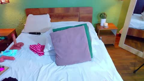 Danna online show from April 10, 2026, 6:12 pm