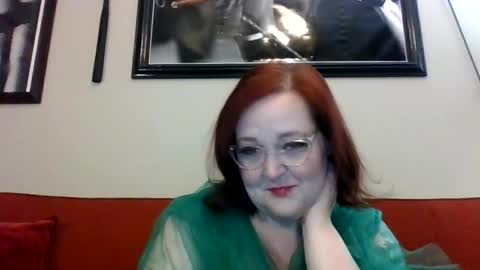 curvylittlesecret online show from June 7, 2026, 7:12 am