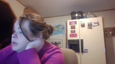 dahlia -kim online show from January 1, 2025, 2:19 am