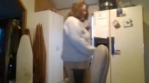 dahlia -kim online show from January 18, 2026, 1:04 pm