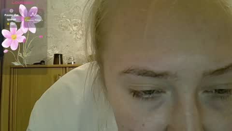 Curvy online show from April 10, 2026, 7:57 am