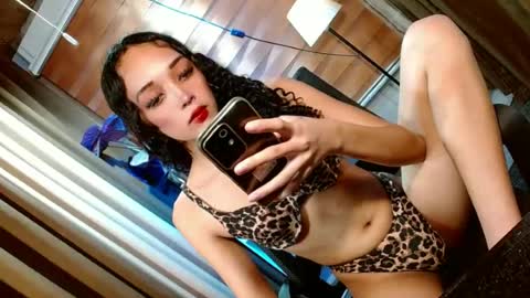 BBY CURLYHANNA online show from June 27, 2026, 12:22 pm