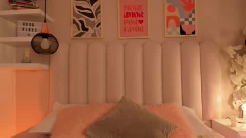 Amber  online show from December 14, 2025, 12:10 pm