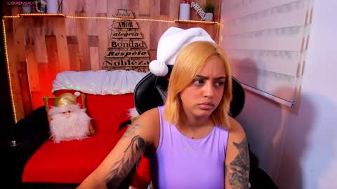    Independent Model online show from December 5, 2024, 11:07 pm