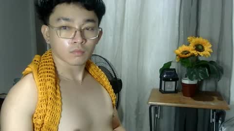 cute_enzo24 online show from June 18, 2026, 8:35 pm