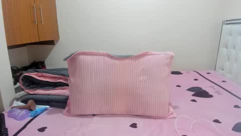 cute_gee43 online show from September 9, 2025, 7:02 pm