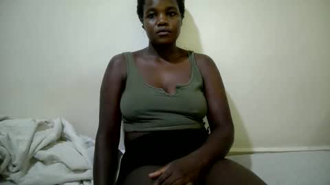 Snapshot of cute_heaven chatting on September 19, 2025, 12:02 am cute_heaven online show from September 19, 2025, 12:02 am