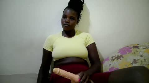 Snapshot of cute_heaven chatting on October 2, 2025, 10:28 pm cute_heaven online show from October 2, 2025, 10:28 pm