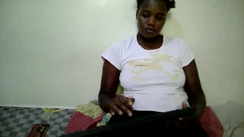 Snapshot of cute_heaven chatting on October 19, 2025, 11:11 am cute_heaven online show from October 19, 2025, 11:11 am
