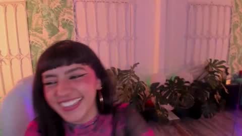 Sofa  online show from January 17, 2026, 8:01 pm