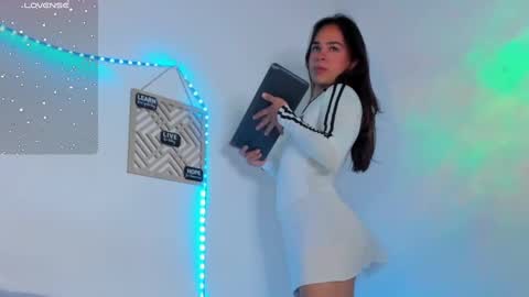 Cute horny1 online show from March 11, 2025, 6:00 am