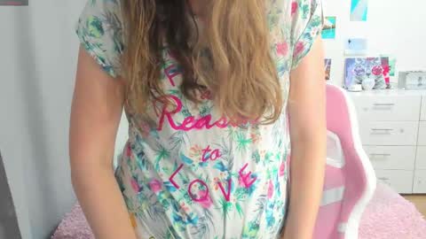 Snapshot of cute_kate0 chatting on September 17, 2025, 12:51 pm cute_kate0 online show from September 17, 2025, 12:51 pm