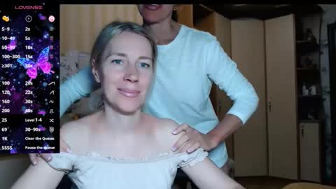 cute_lion_ online show from September 19, 2025, 1:01 pm